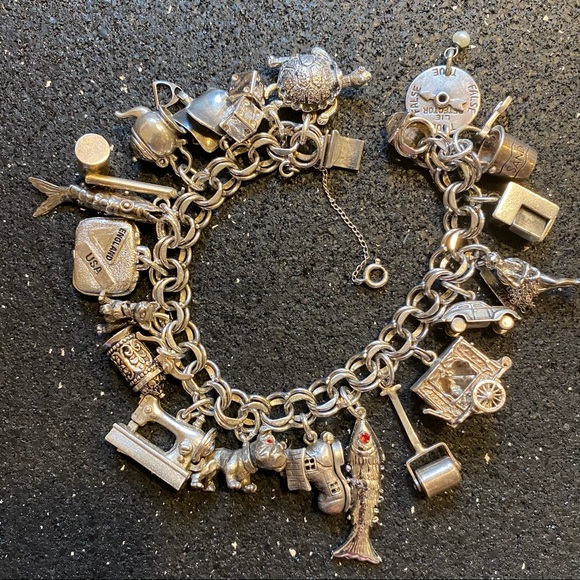 Vintage Jewelry - Vintage Sterling Silver Articulated Charm Bracelet